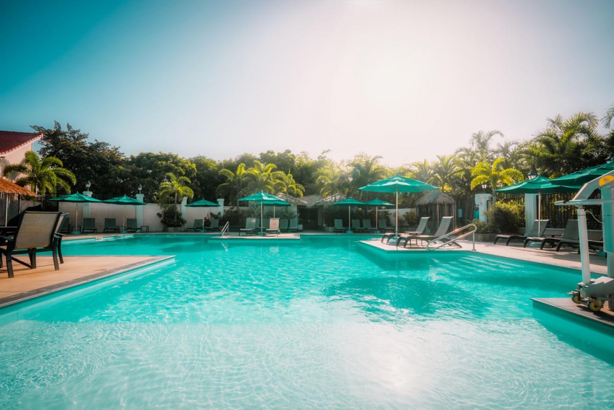 Hotel pied dans l'eau martinique BAMBOU  - piscine ter